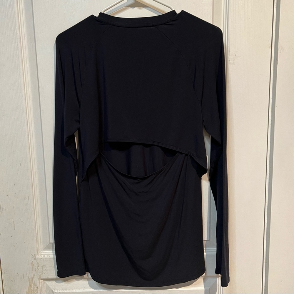 Under Armor Whisperlight Loose Fit Long Sleeved Top - Picture 3 of 7